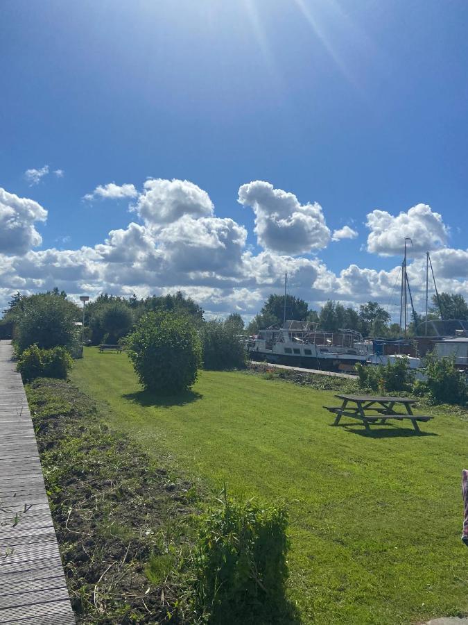 Nederhorst den Berg C'Est La Vie Houseboat酒店 外观 照片