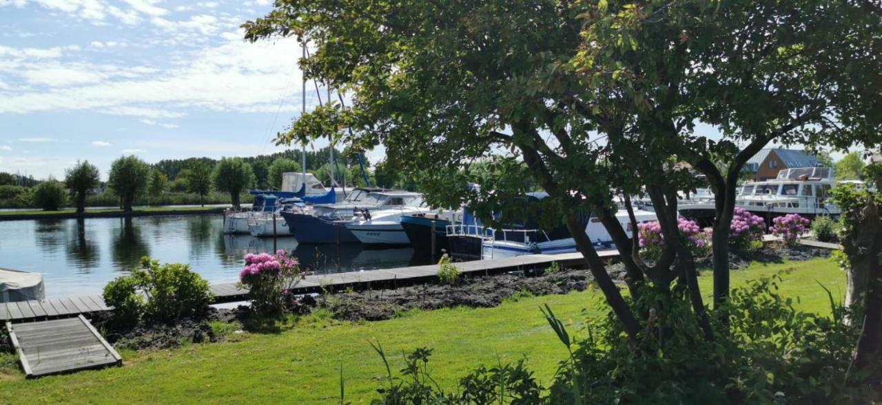 Nederhorst den Berg C'Est La Vie Houseboat酒店 外观 照片