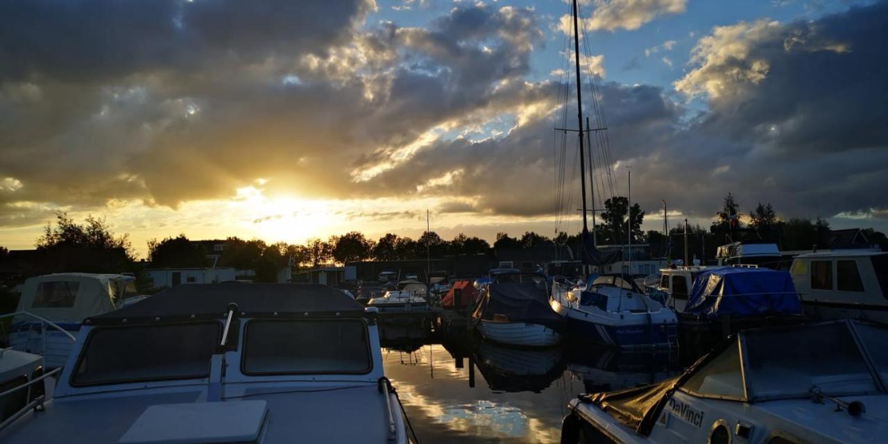 Nederhorst den Berg C'Est La Vie Houseboat酒店 外观 照片